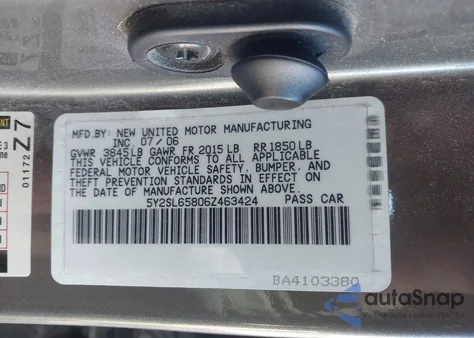 2006 Pontiac Vibe from USA, damaged, VIN 5Y2SL65806Z463424